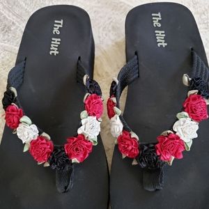 FLIP FLOPS WITH ROSETTE SIZE 5